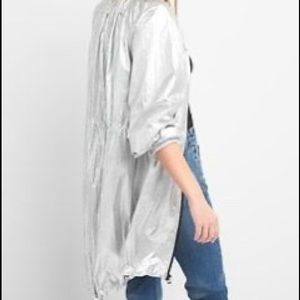 Gap	Women’s Metallic Parachute Parka 
silver	M